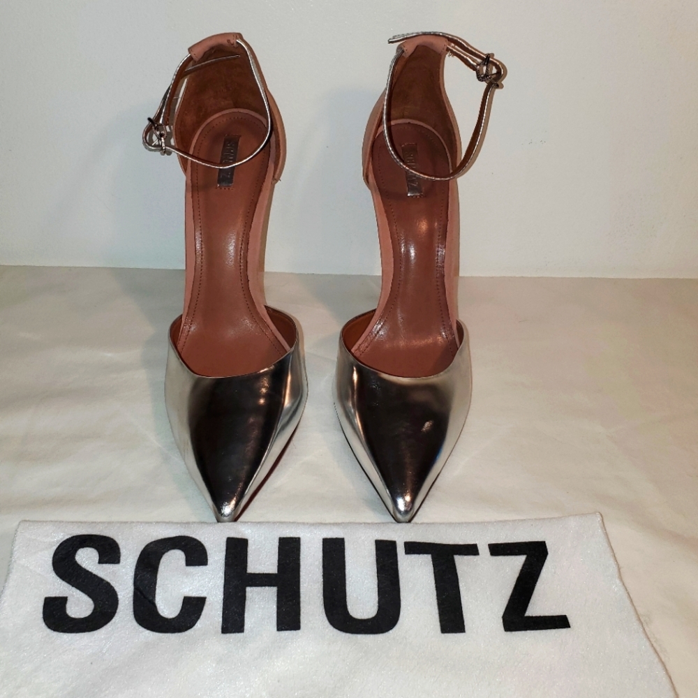 SHOES by SCHUTZ